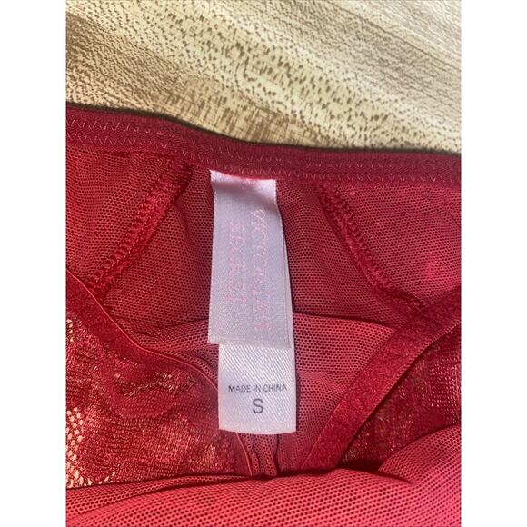 VICTORIA’S SECRET Red Lace Garter Thong Skirt Panties Sz Small - Picture 5 of 8